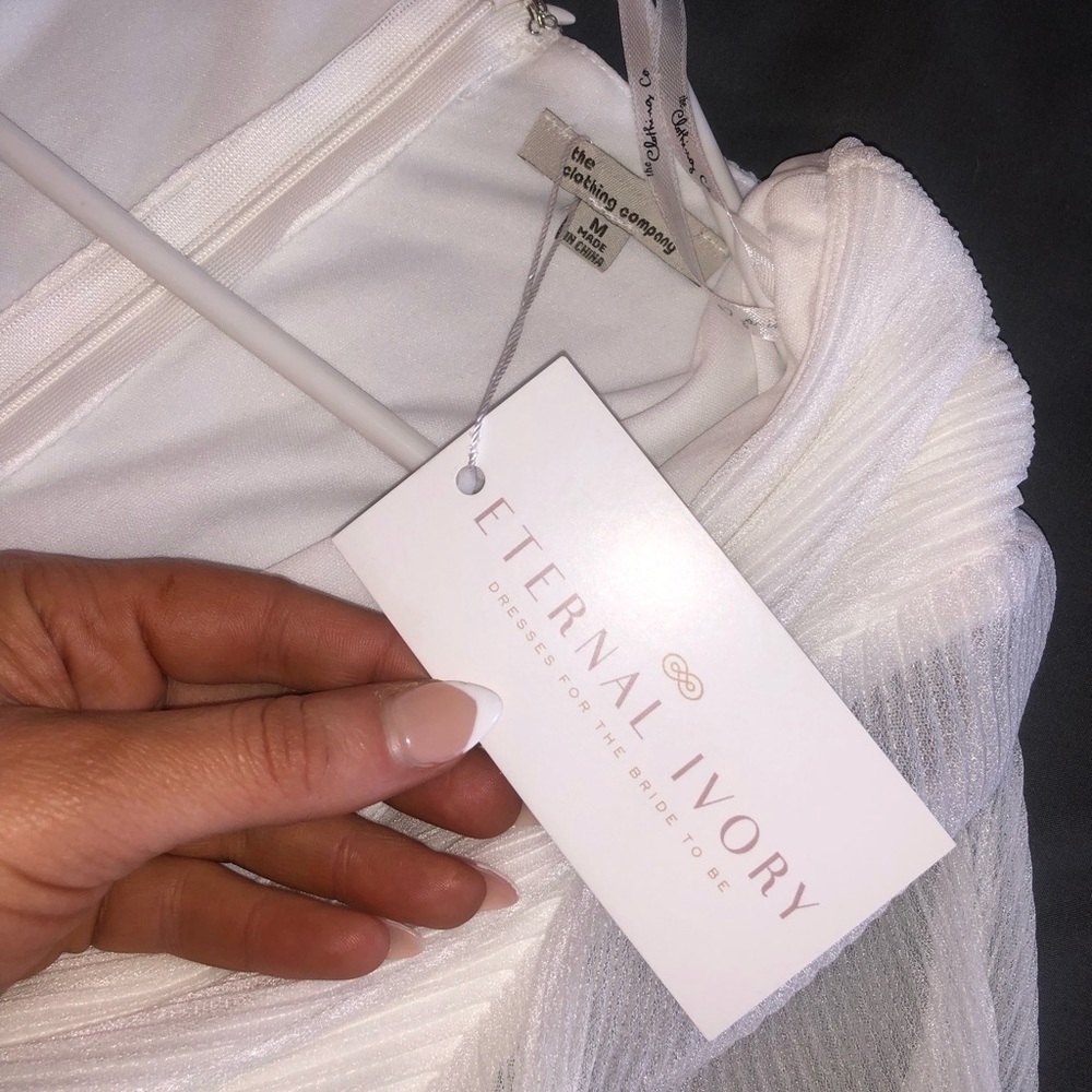 NWT white ruffle dress - Picture 8 of 11